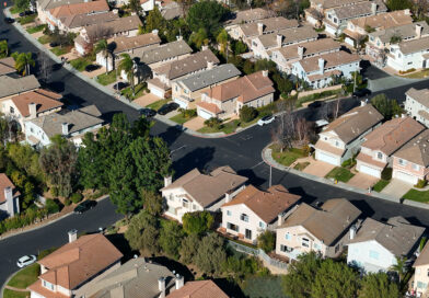 Mortgage rates just dropped below 6%, matching lowest level since 2022