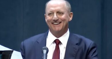 Greg Abel earns solid scorecard from Berkshire shareholders after first annual meeting