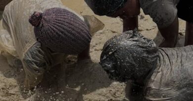 How Ebola Spreads Through Gold Mining