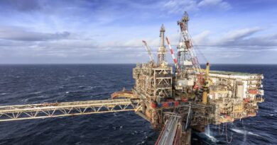 Oil extends gains as Mideast tensions and Hormuz toll prospects raise supply worries