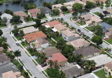 Weekly mortgage demand stalls along with interest rates, but rates are now moving higher again.