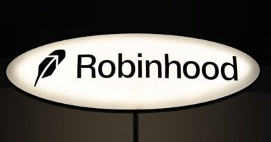 Stocks making the biggest moves premarket: Robinhood, Boeing, Moderna & more