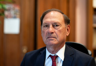 Alito plans to stay on Supreme Court, even if Democrats regain Senate: Report